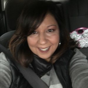 Meet your Posher, Raquel